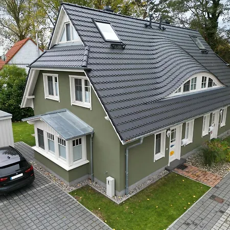 Holiday home Haus Kiek In Kirr Zingst