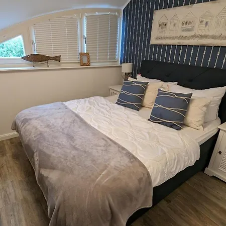 Haus Kiek In Kirr Holiday home Zingst